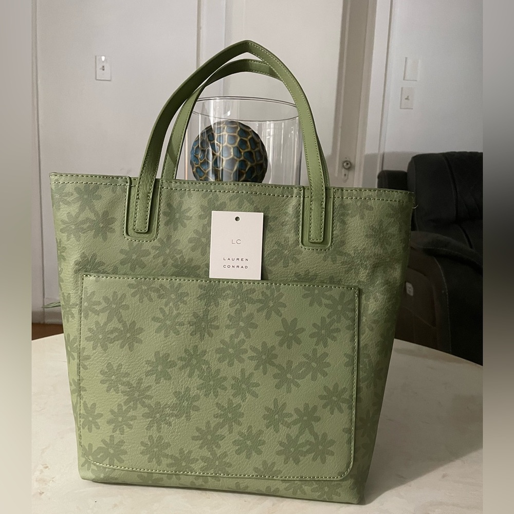 NWOT LC Lauren Conrad Sage Daisy Presley Tote